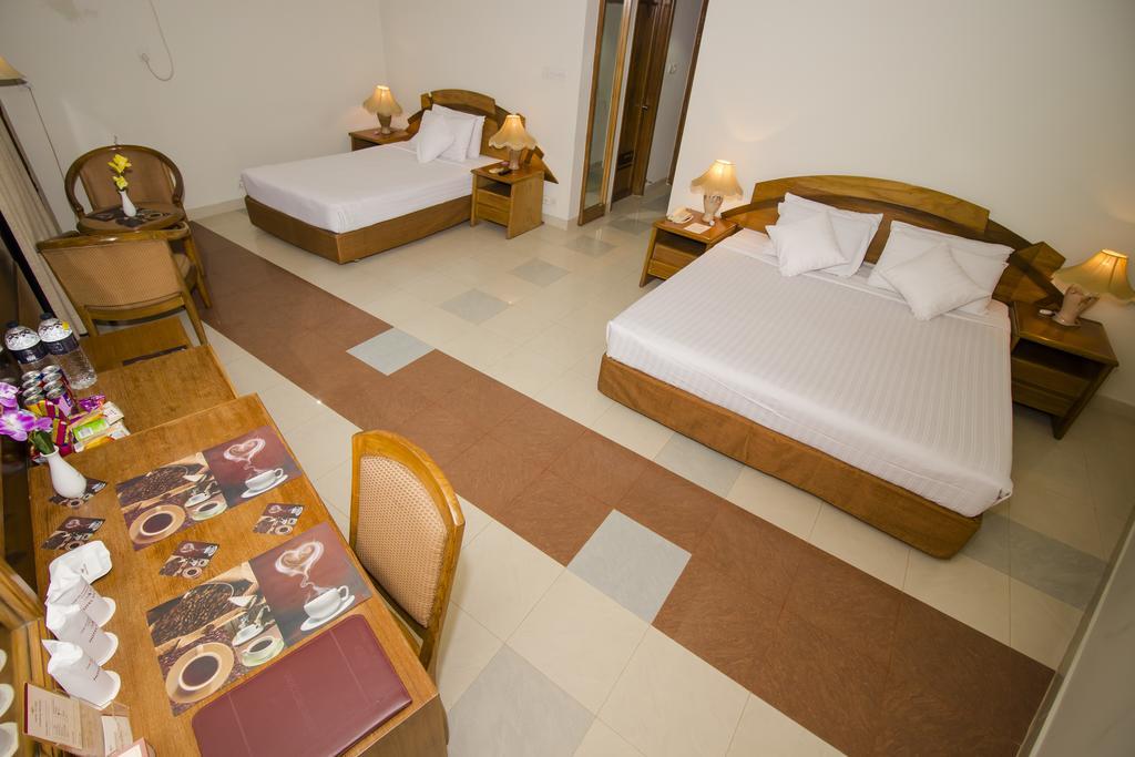 Hotel Victory - Best In City Center Дака Екстериор снимка